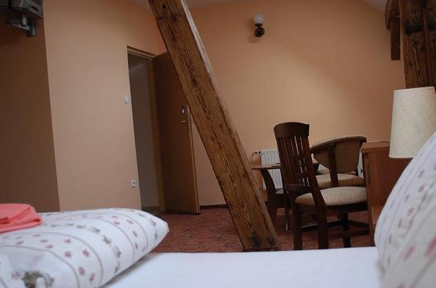 Hotel Grant Лешно Екстериор снимка