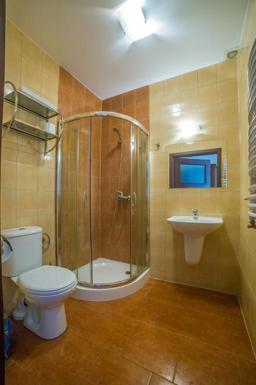Hotel Grant Лешно Екстериор снимка